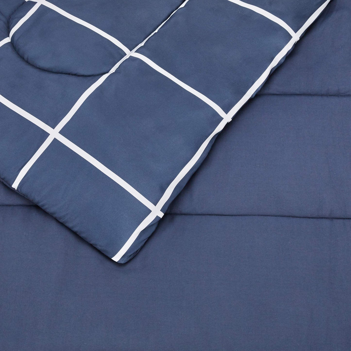 Amazon Basics Twin/Twin XL Comforter Set with Sheets, 5-Piece Navy with Grey Plaid Bedding, Lightweight Microfiber Bed-in-a-Bag